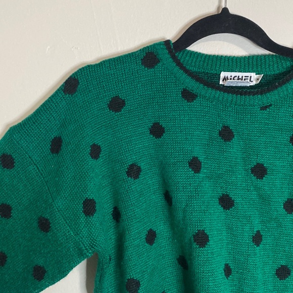 Sweaters - 🍂Vintage Green and BlackMichel thick polka dot sweater!